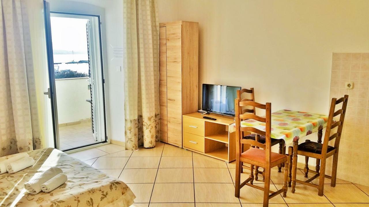 Obala Apartment & Studios 马林斯卡 外观 照片